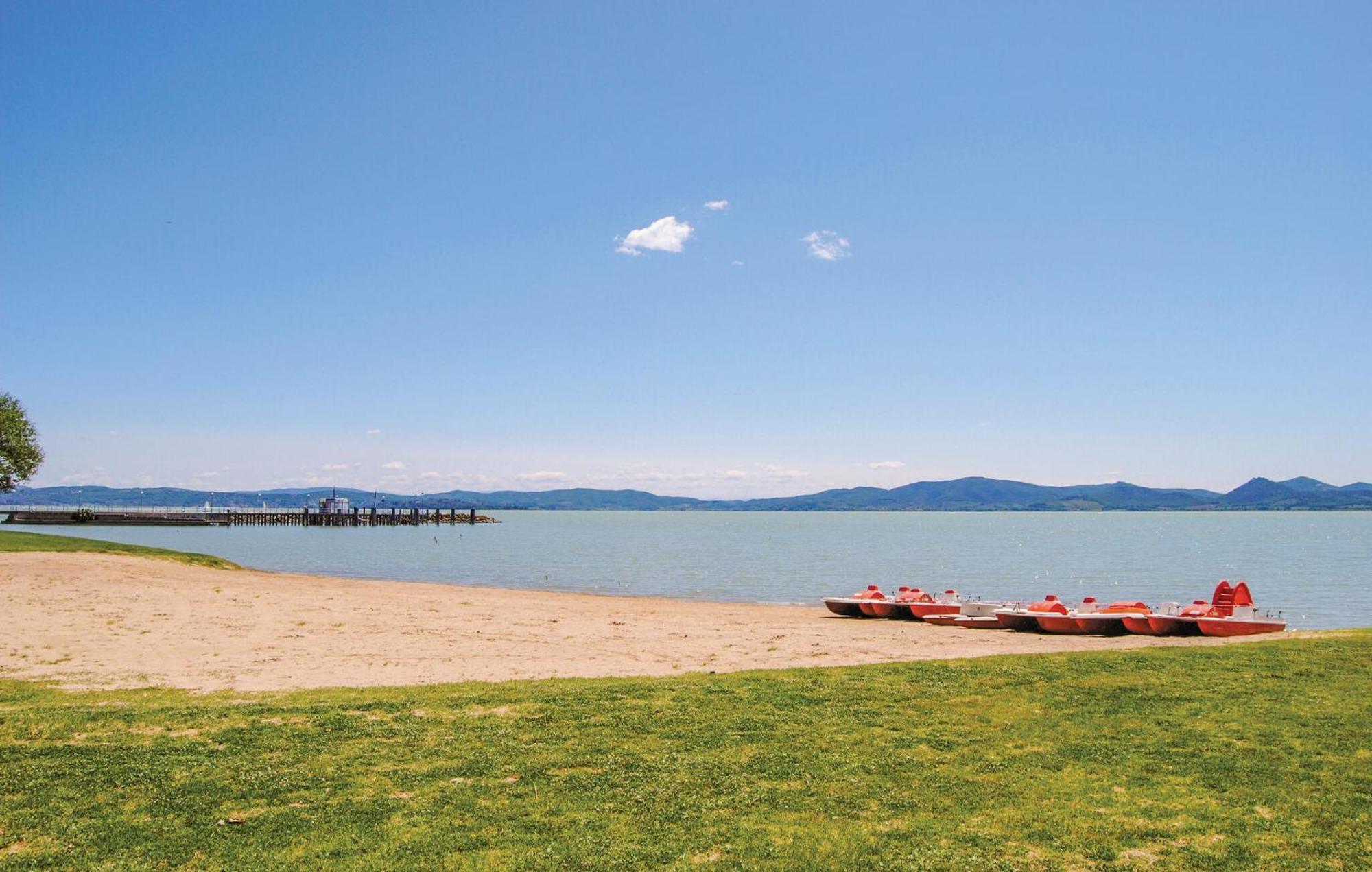 Lovely Apartment In Tuoro Sul Trasimeno With Wifi ภายนอก รูปภาพ