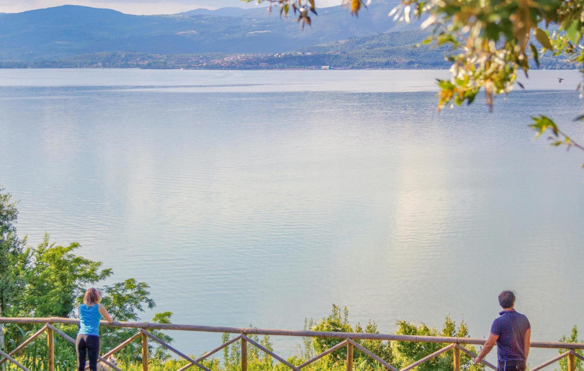 Lovely Apartment In Tuoro Sul Trasimeno With Wifi ภายนอก รูปภาพ